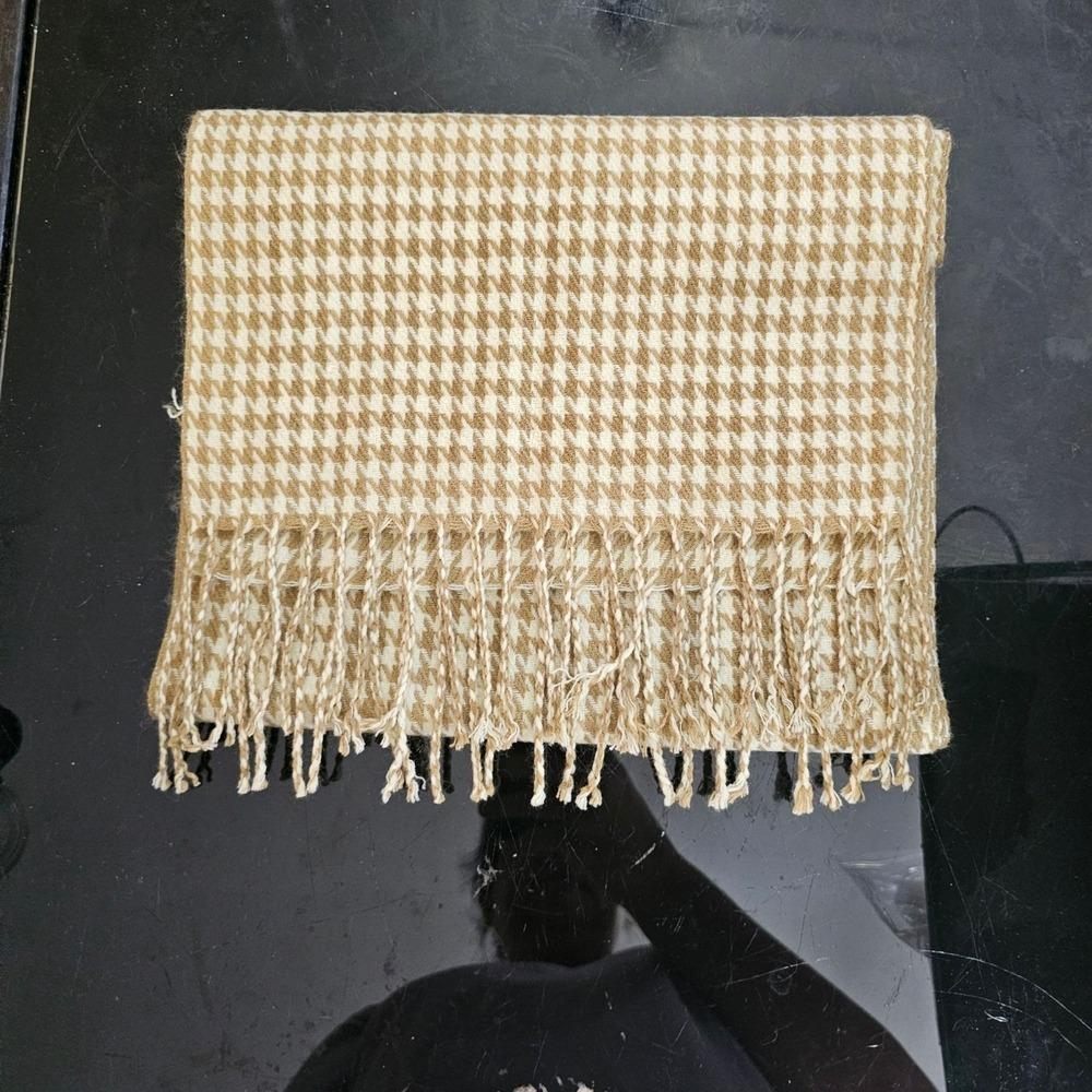 Houndstooth Beige & White Acrylic Scarf With Fringe - Lightweight & Stylish Wint